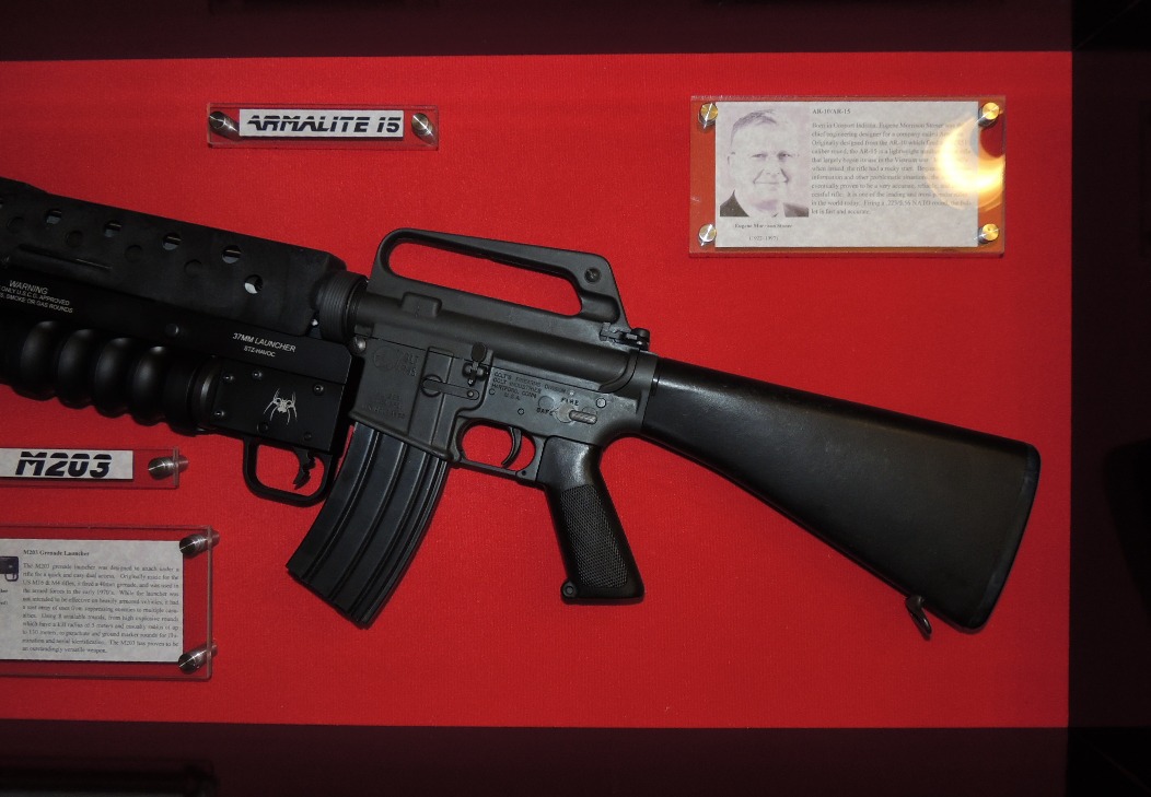 NFS Exclusive 'Scarface' Al Pacino Gun Display Case